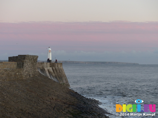 FZ010002 Lighthouse Porthcawl